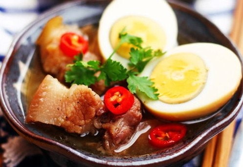 những món ngon có thể khiến bạn béo tròn trong ngày tết