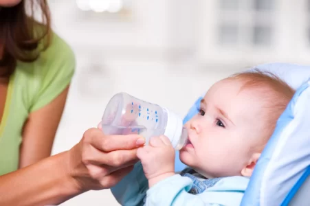 Trẻ Sốt Về Đêm - Nguyên Nhân Và Cách Hạ Sốt Nhanh Chóng Cho Trẻ Tại Nhà! 16 cách xử trí khi trẻ sốt về đêm