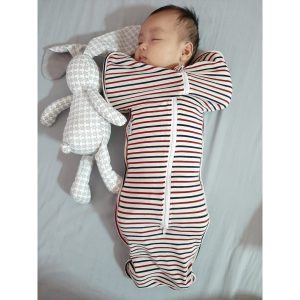 chiếc kén ngủ để giữ ấm cho trẻ sơ sinh