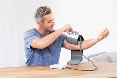 9 Sai Lầm Khi Sử Dụng Máy Đo Huyết Áp Ảnh Hưởng Tới Kết Quả Đo! 7 9 sai lầm khi sử dụng máy đo huyết áp ảnh hưởng tới kết quả đo!