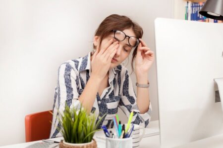 7 mẹo bảo vệ mắt khi sử dụng máy tính hàng ngày