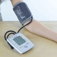 máy đo huyết áp bắp tay beurer bm 35 11